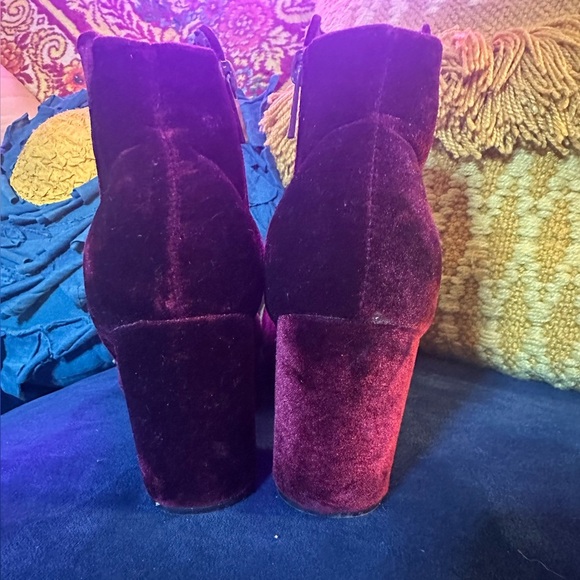 Maroon Burgundy Velvet Booties sz 8.5 - Picture 6 of 6